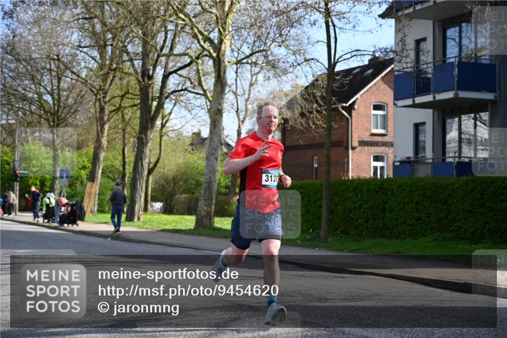12.04.2026 - 45. Internationalen Wilhelmsburger Insellauf J. Mangold http://msf.ph/oto/9454620 12.04.2026 10:21:49 Ziel 3137, 3930, 3317, 3771, 2010, 3053, 4694, 5507 meine-sportfotos.de