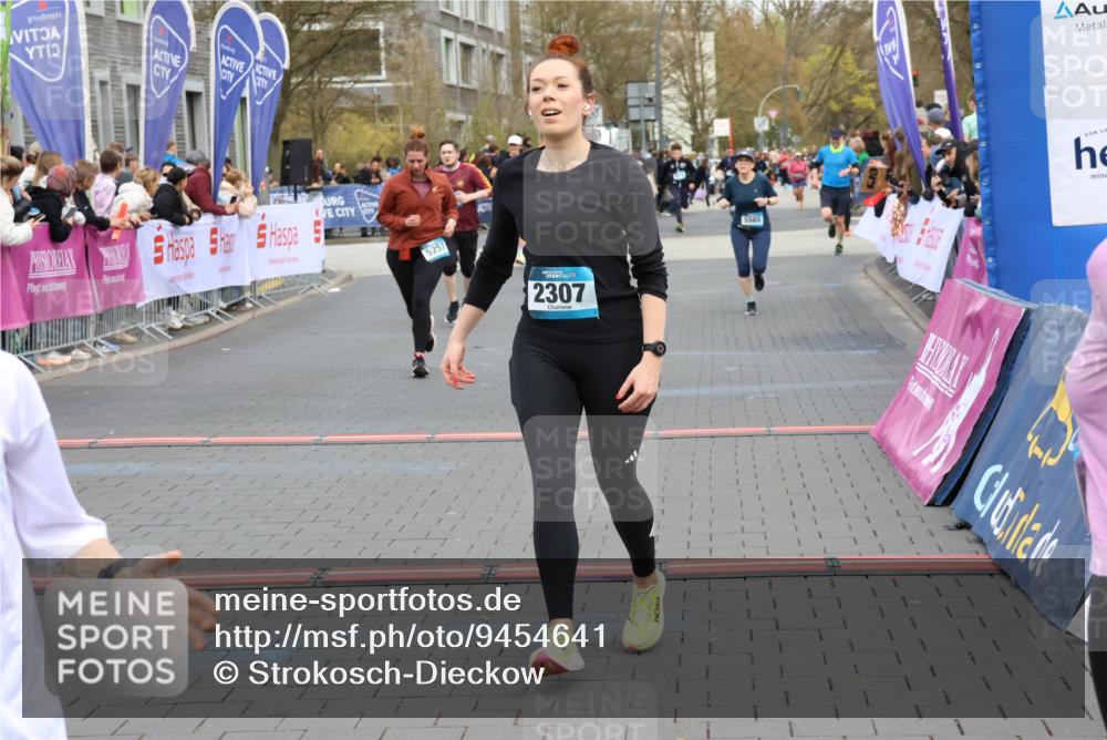12.04.2026 - 45. Internationalen Wilhelmsburger Insellauf Strokosch-Dieckow http://msf.ph/oto/9454641 12.04.2026 13:04:36 Ziel 3870, 5193, 2307, 5257, 4647, 5565 meine-sportfotos.de