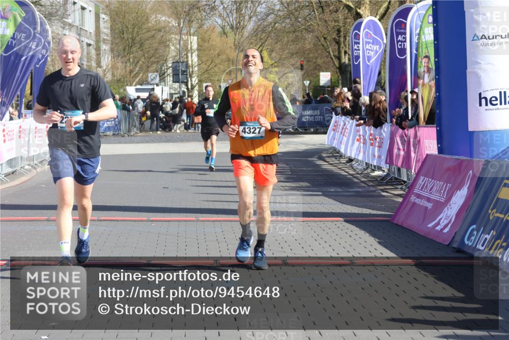 12.04.2026 - 45. Internationalen Wilhelmsburger Insellauf Strokosch-Dieckow http://msf.ph/oto/9454648 12.04.2026 10:42:56 Ziel 2252, 3091, 5442 meine-sportfotos.de