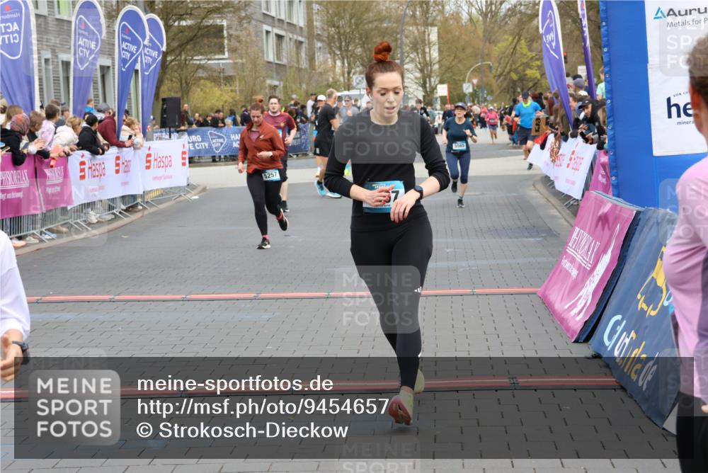 12.04.2026 - 45. Internationalen Wilhelmsburger Insellauf Strokosch-Dieckow http://msf.ph/oto/9454657 12.04.2026 13:04:36 Ziel 3870, 5193, 2307, 5257, 4647, 5565 meine-sportfotos.de