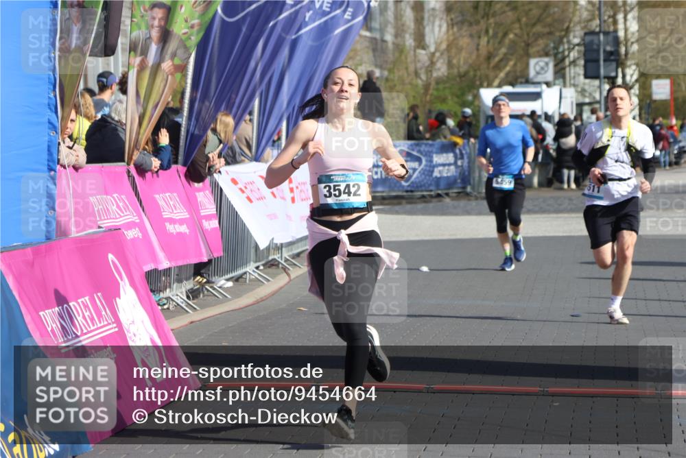 12.04.2026 - 45. Internationalen Wilhelmsburger Insellauf Strokosch-Dieckow http://msf.ph/oto/9454664 12.04.2026 10:30:10 Ziel 3542, 4511 meine-sportfotos.de