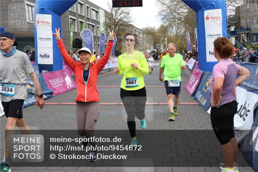 12.04.2026 - 45. Internationalen Wilhelmsburger Insellauf Strokosch-Dieckow http://msf.ph/oto/9454672 12.04.2026 13:04:31 Ziel 5469, 2128, 5667, 2089, 3870, 5193, 2307 meine-sportfotos.de