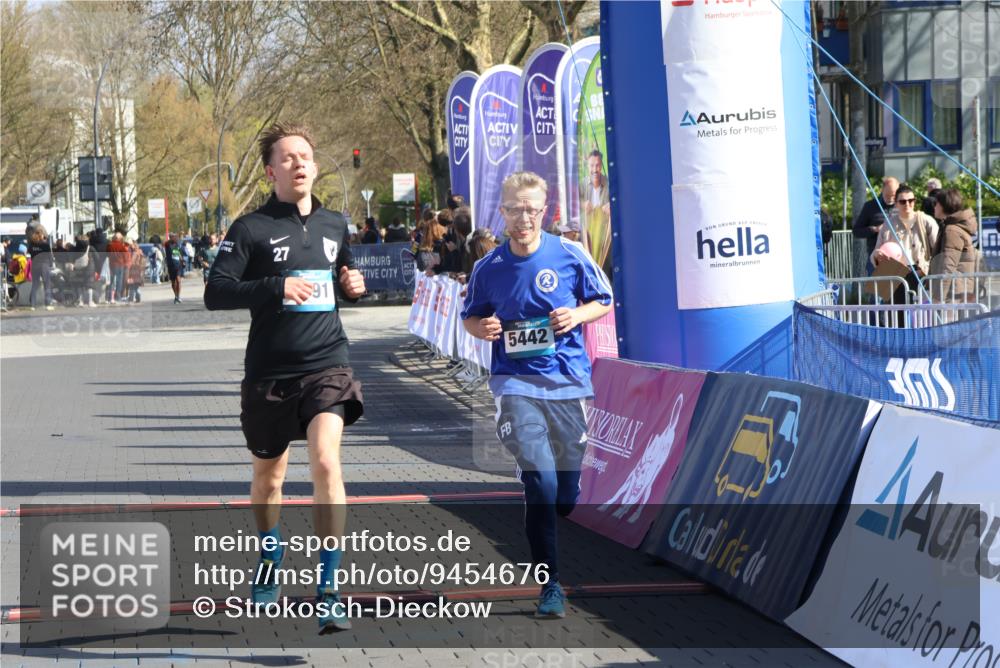 12.04.2026 - 45. Internationalen Wilhelmsburger Insellauf Strokosch-Dieckow http://msf.ph/oto/9454676 12.04.2026 10:43:00 Ziel 3091, 5442 meine-sportfotos.de