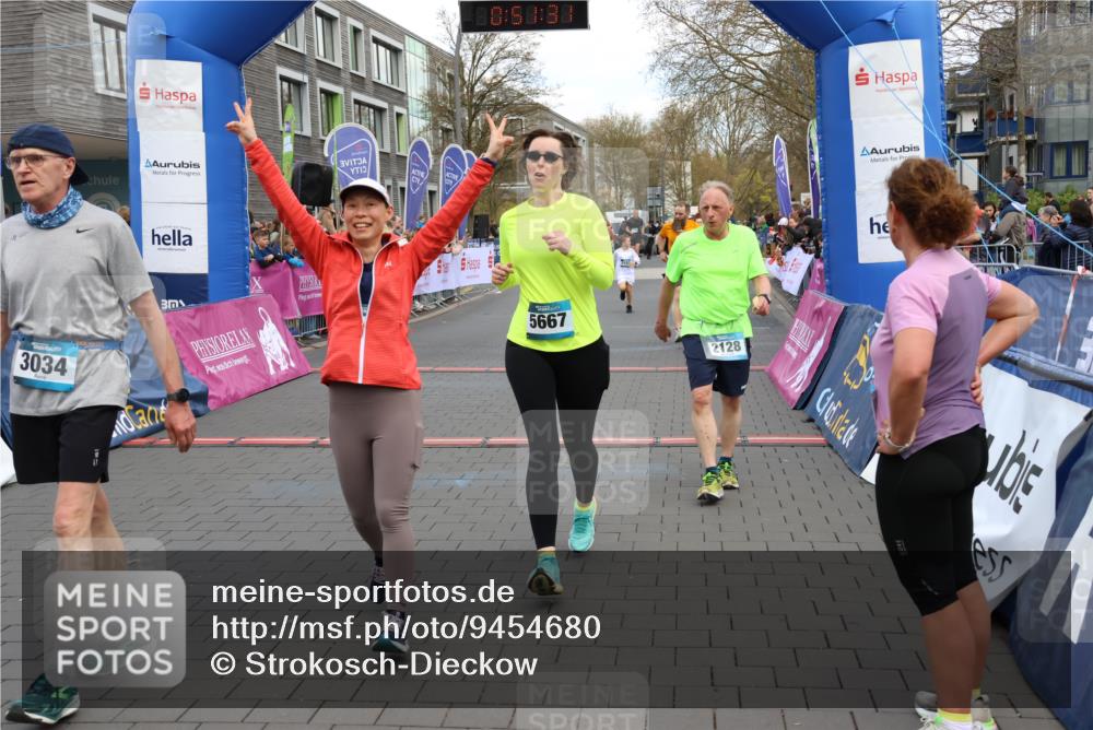 12.04.2026 - 45. Internationalen Wilhelmsburger Insellauf Strokosch-Dieckow http://msf.ph/oto/9454680 12.04.2026 13:04:31 Ziel 5469, 2128, 5667, 2089, 3870, 5193, 2307 meine-sportfotos.de