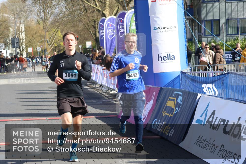 12.04.2026 - 45. Internationalen Wilhelmsburger Insellauf Strokosch-Dieckow http://msf.ph/oto/9454687 12.04.2026 10:43:00 Ziel 3091, 5442 meine-sportfotos.de