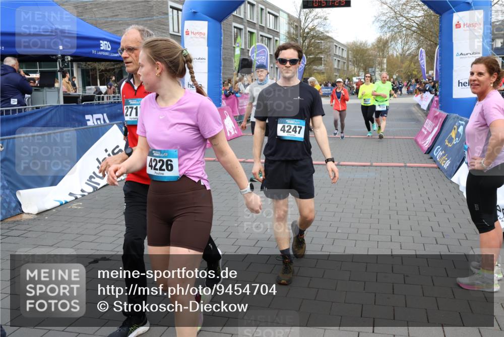 12.04.2026 - 45. Internationalen Wilhelmsburger Insellauf Strokosch-Dieckow http://msf.ph/oto/9454704 12.04.2026 13:04:28 Ziel 4226, 5250, 4247, 2715, 4260, 3034, 5469, 2128, 5667, 2089, 3870 meine-sportfotos.de