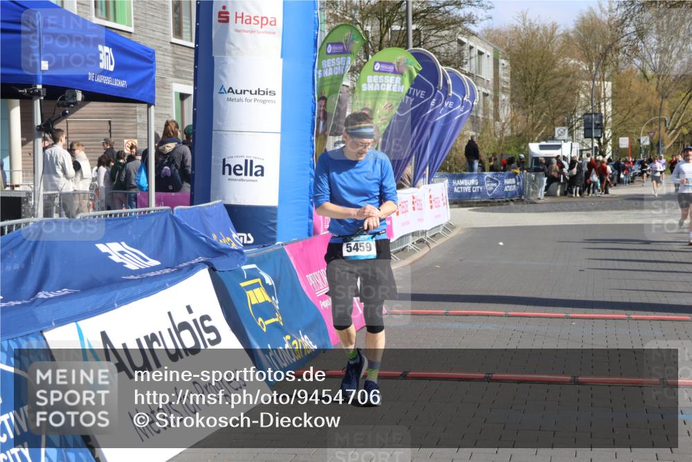 12.04.2026 - 45. Internationalen Wilhelmsburger Insellauf Strokosch-Dieckow http://msf.ph/oto/9454706 12.04.2026 10:30:17 Ziel 4511, 5459 meine-sportfotos.de