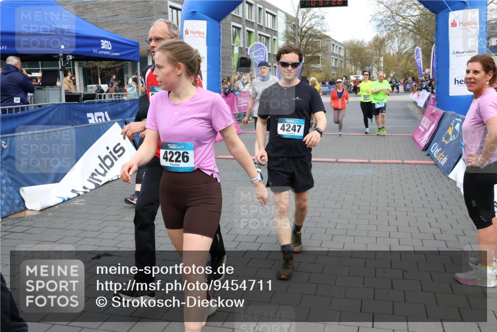 12.04.2026 - 45. Internationalen Wilhelmsburger Insellauf Strokosch-Dieckow http://msf.ph/oto/9454711 12.04.2026 13:04:28 Ziel 4226, 5250, 4247, 2715, 4260, 3034, 5469, 2128, 5667, 2089, 3870 meine-sportfotos.de
