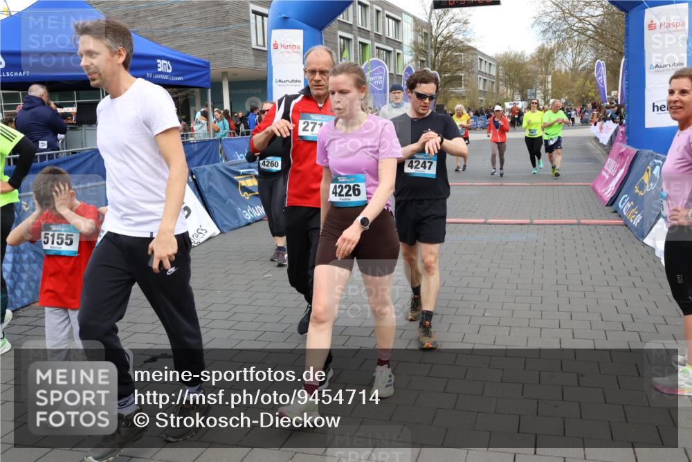 12.04.2026 - 45. Internationalen Wilhelmsburger Insellauf Strokosch-Dieckow http://msf.ph/oto/9454714 12.04.2026 13:04:28 Ziel 4226, 5250, 4247, 2715, 4260, 3034, 5469, 2128, 5667, 2089, 3870 meine-sportfotos.de