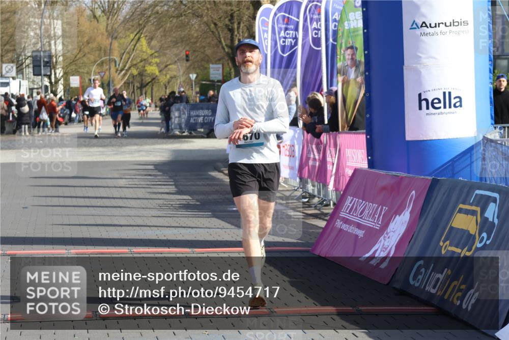 12.04.2026 - 45. Internationalen Wilhelmsburger Insellauf Strokosch-Dieckow http://msf.ph/oto/9454717 12.04.2026 10:30:21 Ziel 4670 meine-sportfotos.de
