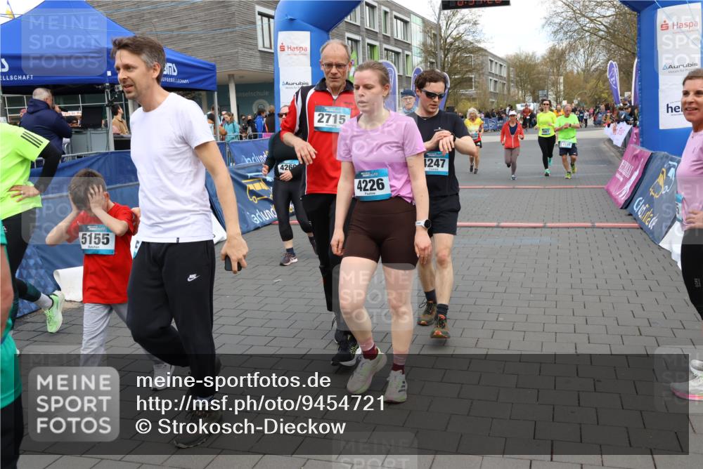 12.04.2026 - 45. Internationalen Wilhelmsburger Insellauf Strokosch-Dieckow http://msf.ph/oto/9454721 12.04.2026 13:04:27 Ziel 4226, 5250, 4247, 2715, 4260, 3034, 5469, 2128, 5667, 2089 meine-sportfotos.de