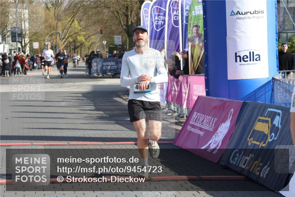 12.04.2026 - 45. Internationalen Wilhelmsburger Insellauf Strokosch-Dieckow http://msf.ph/oto/9454723 12.04.2026 10:30:22 Ziel 4670 meine-sportfotos.de