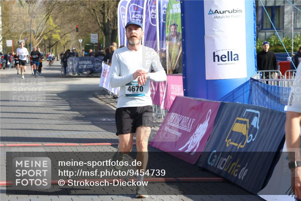 12.04.2026 - 45. Internationalen Wilhelmsburger Insellauf Strokosch-Dieckow http://msf.ph/oto/9454739 12.04.2026 10:30:22 Ziel 4670 meine-sportfotos.de