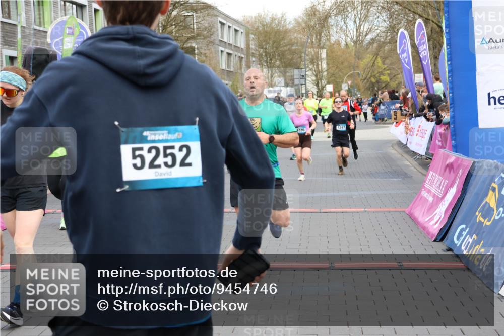 12.04.2026 - 45. Internationalen Wilhelmsburger Insellauf Strokosch-Dieckow http://msf.ph/oto/9454746 12.04.2026 13:04:21 Ziel 4345, 2369, 3768, 5155, 4226, 5250, 4247, 2715, 4260 meine-sportfotos.de