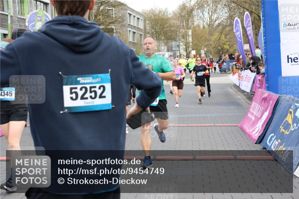 12.04.2026 - 45. Internationalen Wilhelmsburger Insellauf Strokosch-Dieckow http://msf.ph/oto/9454749 12.04.2026 13:04:21 Ziel 4345, 2369, 3768, 5155, 4226, 5250, 4247, 2715, 4260 meine-sportfotos.de