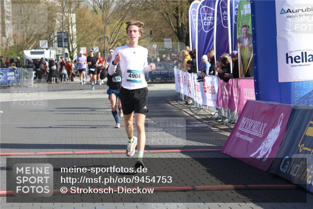 12.04.2026 - 45. Internationalen Wilhelmsburger Insellauf Strokosch-Dieckow http://msf.ph/oto/9454753 12.04.2026 10:30:30 Ziel 4904, 5534 meine-sportfotos.de