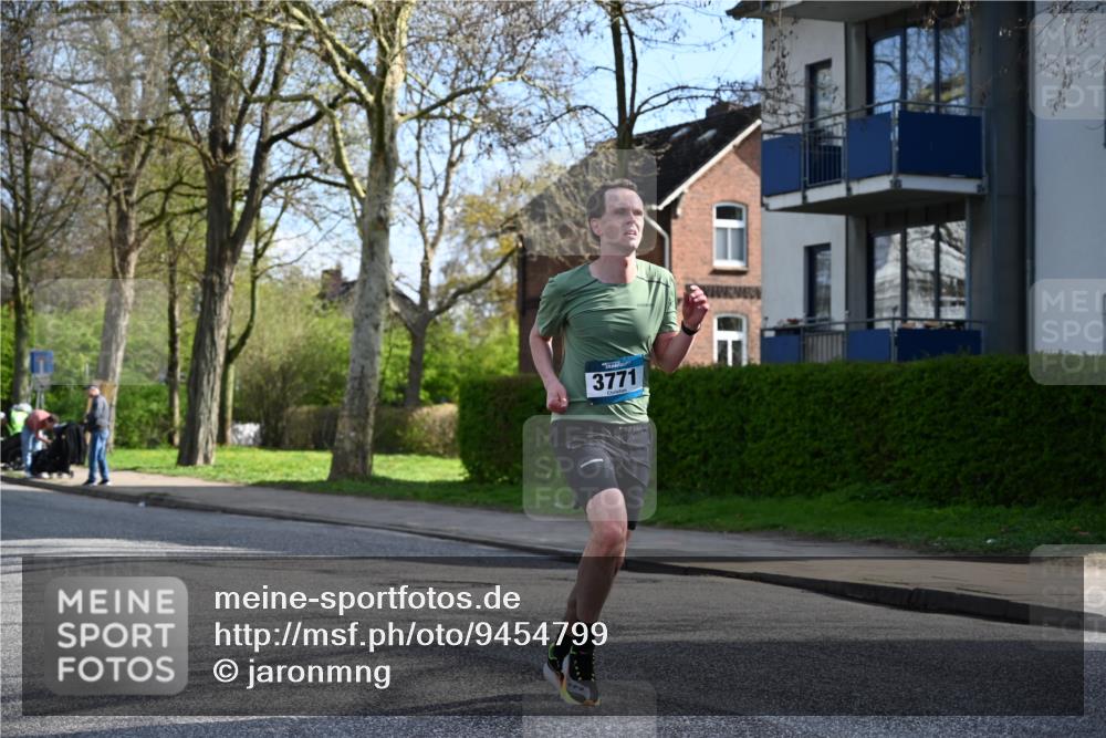12.04.2026 - 45. Internationalen Wilhelmsburger Insellauf J. Mangold http://msf.ph/oto/9454799 12.04.2026 10:22:02 Ziel 3930, 3317, 3771, 2010, 3053, 4694, 5507, 5561, 3963, 5271 meine-sportfotos.de
