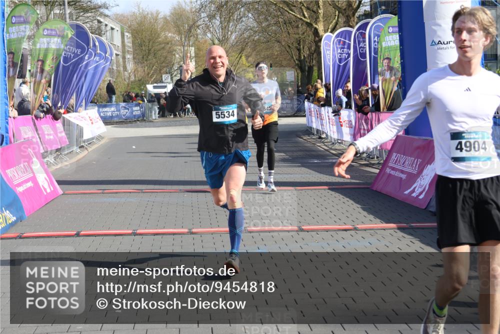 12.04.2026 - 45. Internationalen Wilhelmsburger Insellauf Strokosch-Dieckow http://msf.ph/oto/9454818 12.04.2026 10:30:34 Ziel 4904, 5534, 3845, 5052, 4275 meine-sportfotos.de