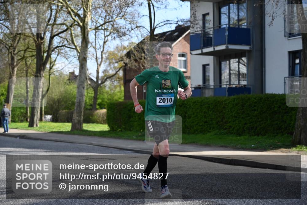 12.04.2026 - 45. Internationalen Wilhelmsburger Insellauf J. Mangold http://msf.ph/oto/9454827 12.04.2026 10:22:06 Ziel 3317, 3771, 2010, 3053, 4694, 5507, 5561, 3963, 5271 meine-sportfotos.de