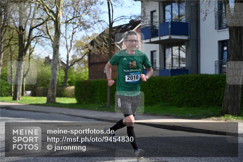 12.04.2026 - 45. Internationalen Wilhelmsburger Insellauf J. Mangold http://msf.ph/oto/9454830 12.04.2026 10:22:06 Ziel 3317, 3771, 2010, 3053, 4694, 5507, 5561, 3963, 5271 meine-sportfotos.de