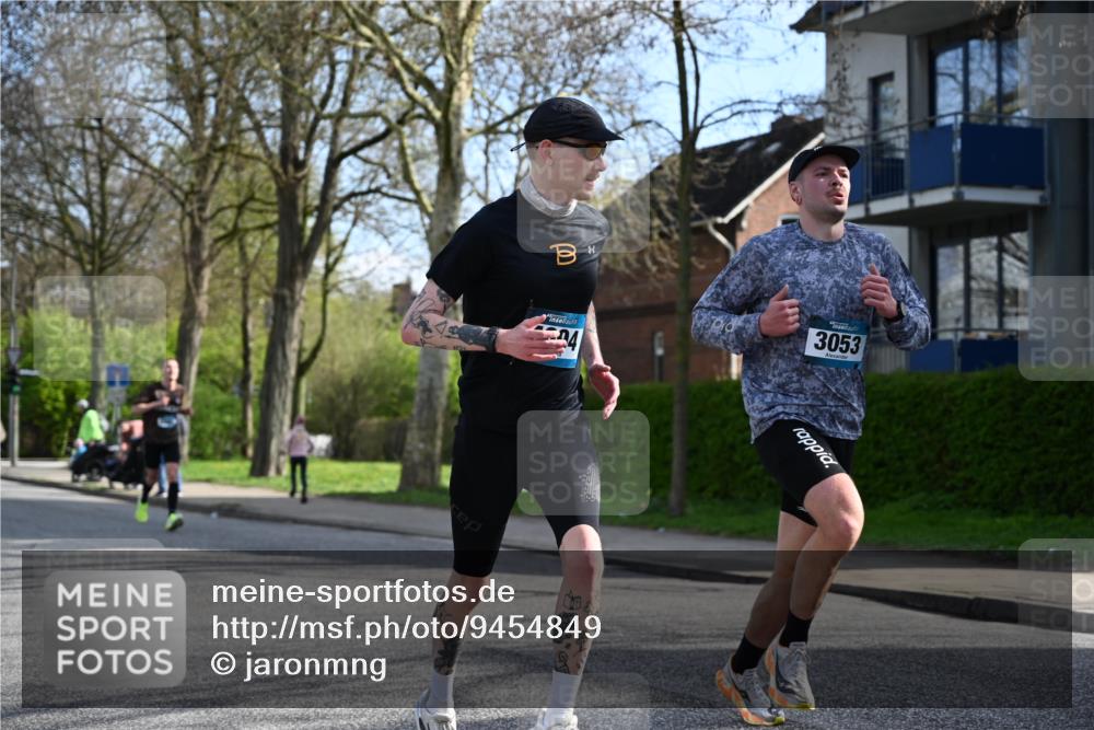 12.04.2026 - 45. Internationalen Wilhelmsburger Insellauf J. Mangold http://msf.ph/oto/9454849 12.04.2026 10:22:21 Ziel 3053, 4694, 5507, 5561, 3963, 5271, 4384, 4291, 2383 meine-sportfotos.de