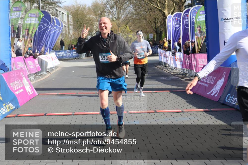 12.04.2026 - 45. Internationalen Wilhelmsburger Insellauf Strokosch-Dieckow http://msf.ph/oto/9454855 12.04.2026 10:30:34 Ziel 4904, 5534, 3845, 5052, 4275 meine-sportfotos.de