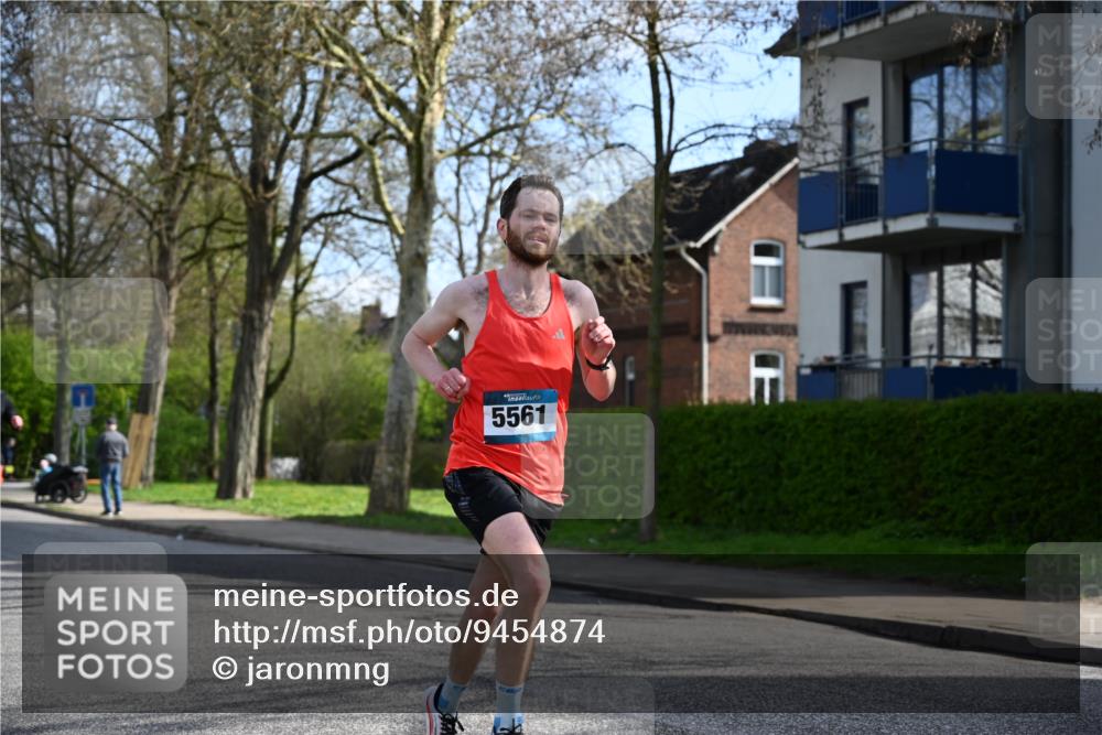 12.04.2026 - 45. Internationalen Wilhelmsburger Insellauf J. Mangold http://msf.ph/oto/9454874 12.04.2026 10:22:35 Ziel 5507, 5561, 3963, 5271, 4384, 4291, 2383 meine-sportfotos.de
