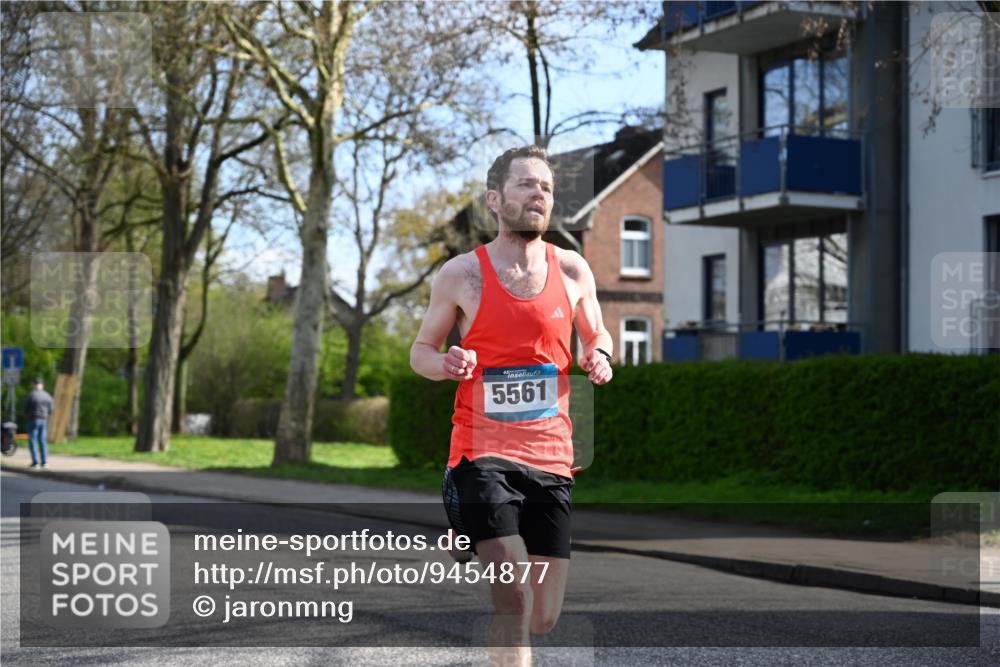 12.04.2026 - 45. Internationalen Wilhelmsburger Insellauf J. Mangold http://msf.ph/oto/9454877 12.04.2026 10:22:35 Ziel 5507, 5561, 3963, 5271, 4384, 4291, 2383 meine-sportfotos.de