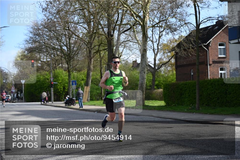 12.04.2026 - 45. Internationalen Wilhelmsburger Insellauf J. Mangold http://msf.ph/oto/9454914 12.04.2026 10:22:39 Ziel 5561, 3963, 5271, 4384, 4291, 2383, 3776 meine-sportfotos.de