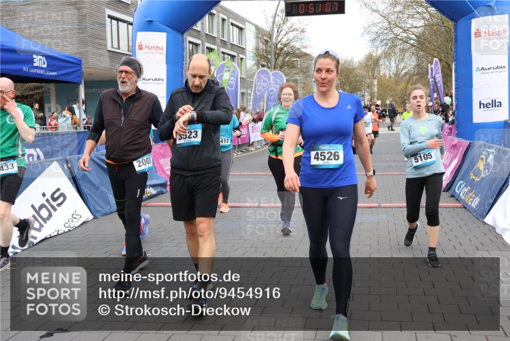 12.04.2026 - 45. Internationalen Wilhelmsburger Insellauf Strokosch-Dieckow http://msf.ph/oto/9454916 12.04.2026 13:04:07 Ziel 4217, 5433, 5430, 5105, 2580, 2412, 5448, 5150, 5668, 5198, 4372, 3737, 3736, 4373, 3883 meine-sportfotos.de