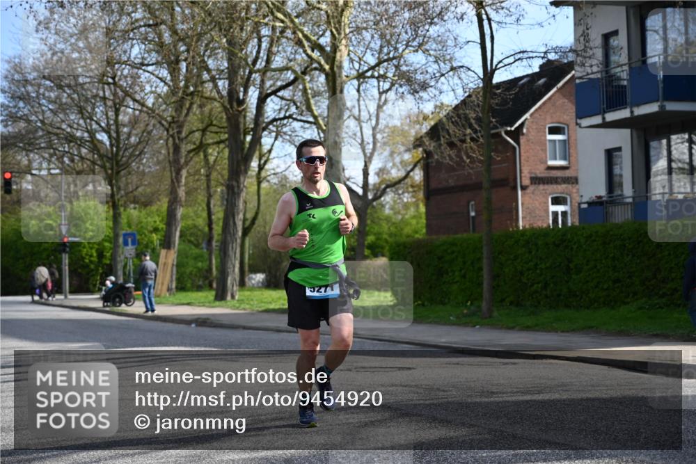 12.04.2026 - 45. Internationalen Wilhelmsburger Insellauf J. Mangold http://msf.ph/oto/9454920 12.04.2026 10:22:40 Ziel 5561, 3963, 5271, 4384, 4291, 2383, 3776 meine-sportfotos.de