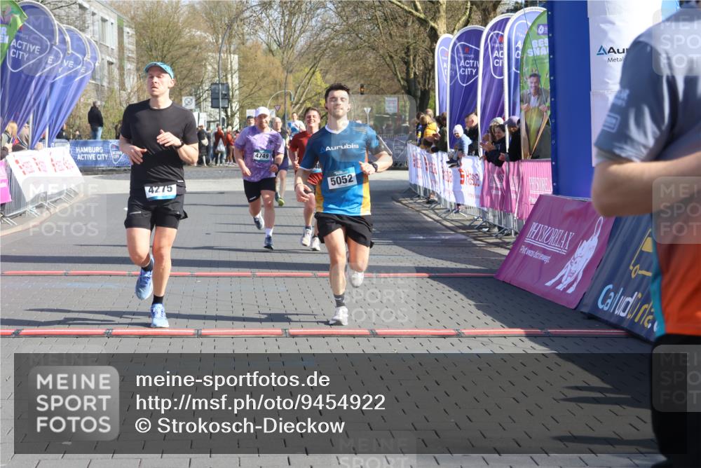 12.04.2026 - 45. Internationalen Wilhelmsburger Insellauf Strokosch-Dieckow http://msf.ph/oto/9454922 12.04.2026 10:30:38 Ziel 3845, 5052, 4275, 4748, 4749 meine-sportfotos.de