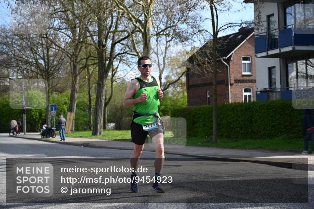 12.04.2026 - 45. Internationalen Wilhelmsburger Insellauf J. Mangold http://msf.ph/oto/9454923 12.04.2026 10:22:40 Ziel 5561, 3963, 5271, 4384, 4291, 2383, 3776 meine-sportfotos.de