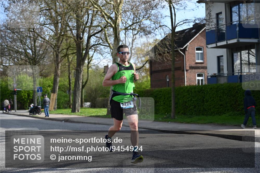 12.04.2026 - 45. Internationalen Wilhelmsburger Insellauf J. Mangold http://msf.ph/oto/9454924 12.04.2026 10:22:40 Ziel 5561, 3963, 5271, 4384, 4291, 2383, 3776 meine-sportfotos.de