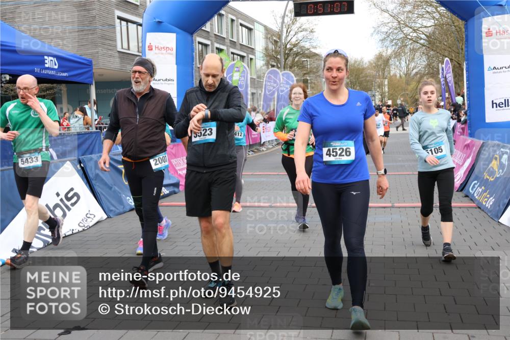 12.04.2026 - 45. Internationalen Wilhelmsburger Insellauf Strokosch-Dieckow http://msf.ph/oto/9454925 12.04.2026 13:04:07 Ziel 4217, 5433, 5430, 5105, 2580, 2412, 5448, 5150, 5668, 5198, 4372, 3737, 3736, 4373, 3883 meine-sportfotos.de