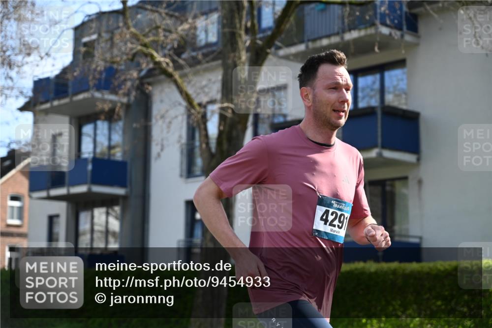 12.04.2026 - 45. Internationalen Wilhelmsburger Insellauf J. Mangold http://msf.ph/oto/9454933 12.04.2026 10:22:53 Ziel 4384, 4291, 2383, 3776, 5812, 4953, 5237 meine-sportfotos.de