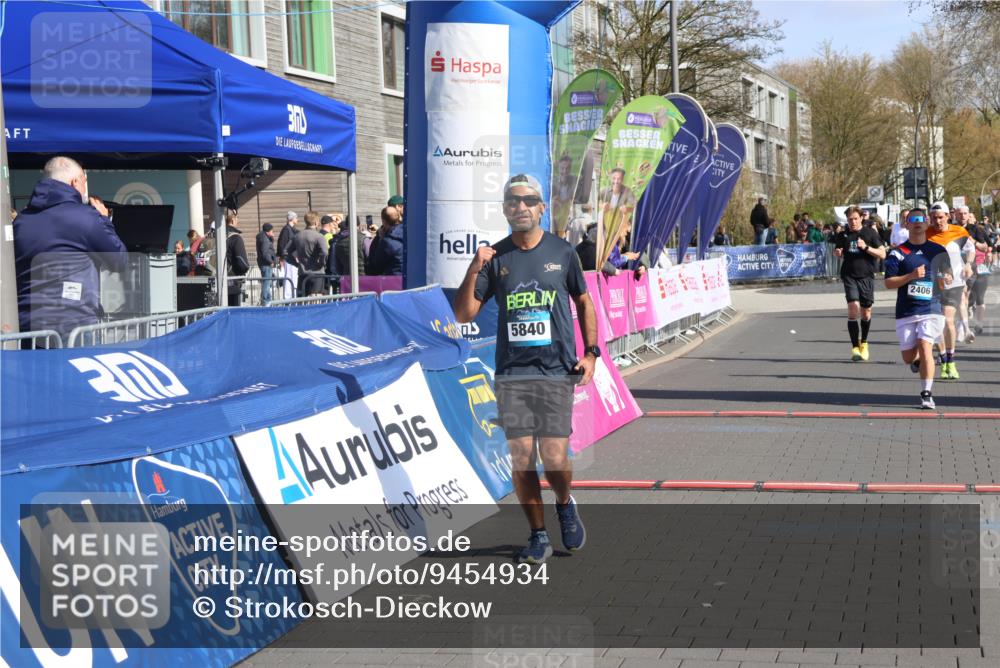 12.04.2026 - 45. Internationalen Wilhelmsburger Insellauf Strokosch-Dieckow http://msf.ph/oto/9454934 12.04.2026 10:43:26 Ziel 5840, 2406, 4377, 3086 meine-sportfotos.de