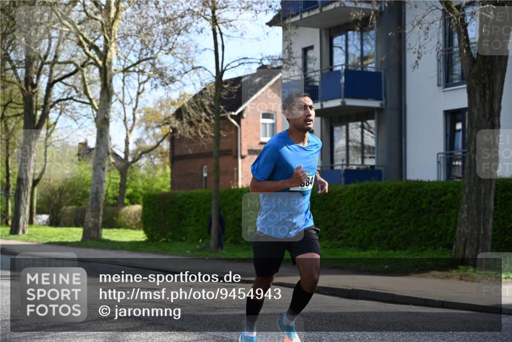 12.04.2026 - 45. Internationalen Wilhelmsburger Insellauf J. Mangold http://msf.ph/oto/9454943 12.04.2026 10:22:56 Ziel 4384, 4291, 2383, 3776, 5812, 4953, 5237, 4381 meine-sportfotos.de