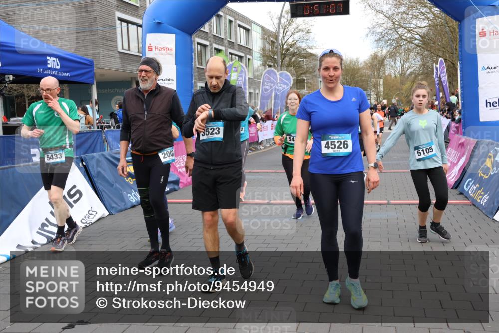 12.04.2026 - 45. Internationalen Wilhelmsburger Insellauf Strokosch-Dieckow http://msf.ph/oto/9454949 12.04.2026 13:04:07 Ziel 4217, 5433, 5430, 5105, 2580, 2412, 5448, 5150, 5668, 5198, 4372, 3737, 3736, 4373, 3883 meine-sportfotos.de