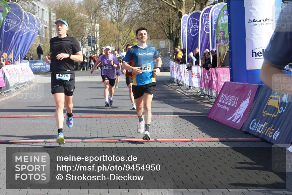 12.04.2026 - 45. Internationalen Wilhelmsburger Insellauf Strokosch-Dieckow http://msf.ph/oto/9454950 12.04.2026 10:30:38 Ziel 3845, 5052, 4275, 4748, 4749 meine-sportfotos.de
