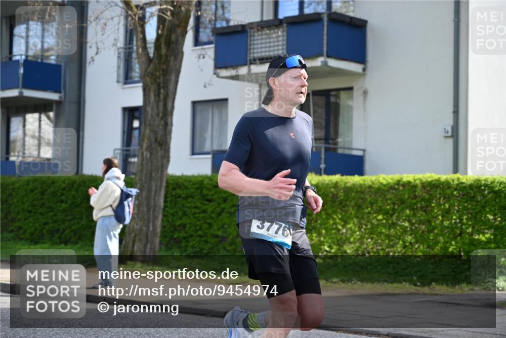 12.04.2026 - 45. Internationalen Wilhelmsburger Insellauf J. Mangold http://msf.ph/oto/9454974 12.04.2026 10:23:18 Ziel 3776, 5812, 4953, 5237, 4381, 4566, 3561, 4492, 5684, 3476, 2702, 3351 meine-sportfotos.de
