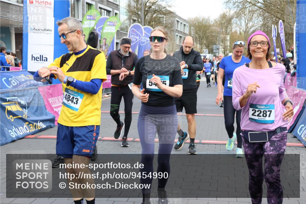 12.04.2026 - 45. Internationalen Wilhelmsburger Insellauf Strokosch-Dieckow http://msf.ph/oto/9454990 12.04.2026 13:04:04 Ziel 4842, 2287, 4843, 4526, 5475, 2007, 3523, 4217, 5433, 5430, 5105, 2580, 2412, 5448, 5150 meine-sportfotos.de