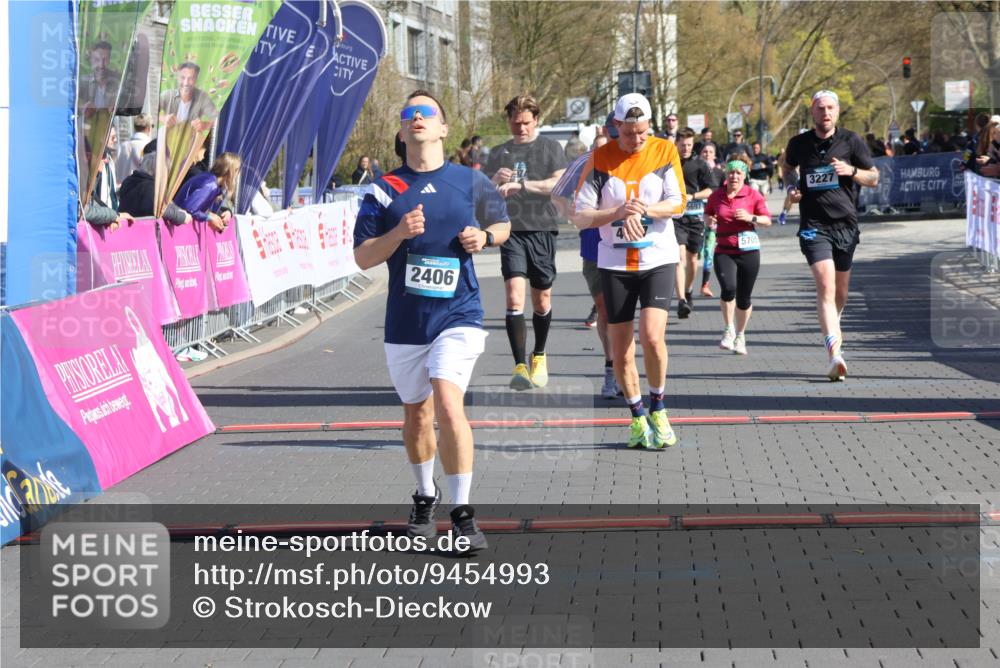 12.04.2026 - 45. Internationalen Wilhelmsburger Insellauf Strokosch-Dieckow http://msf.ph/oto/9454993 12.04.2026 10:43:29 Ziel 5840, 2406, 4377, 3086, 3227, 4974, 5705, 2189, 5697 meine-sportfotos.de