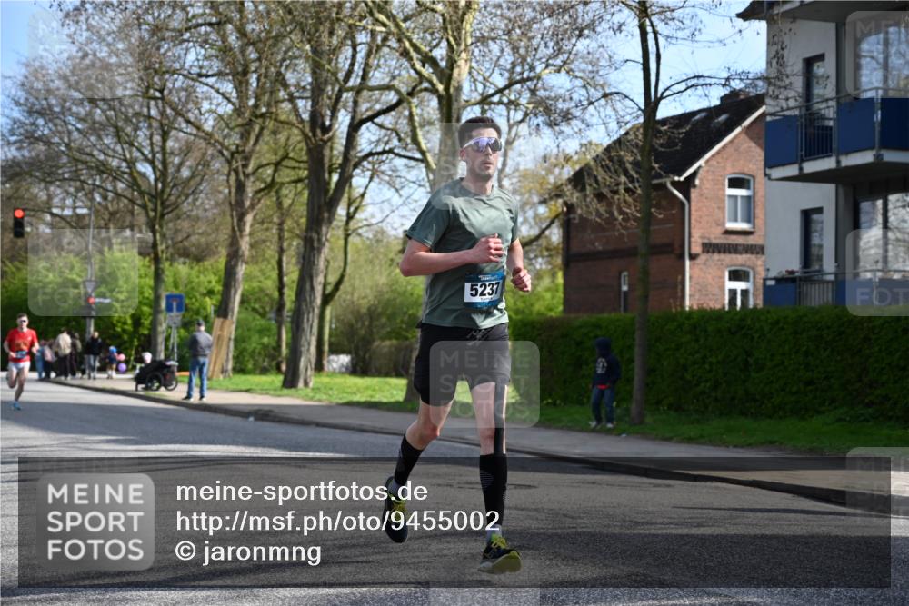 12.04.2026 - 45. Internationalen Wilhelmsburger Insellauf J. Mangold http://msf.ph/oto/9455002 12.04.2026 10:23:31 Ziel 5812, 4953, 5237, 4381, 4566, 3561, 4492, 5684, 3476, 2702, 3351 meine-sportfotos.de