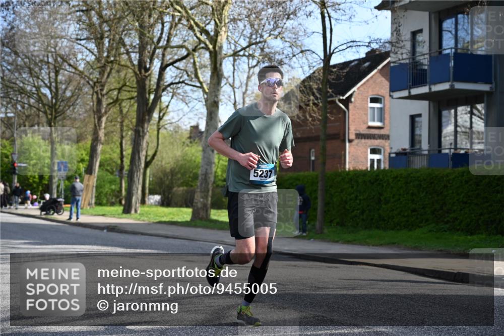 12.04.2026 - 45. Internationalen Wilhelmsburger Insellauf J. Mangold http://msf.ph/oto/9455005 12.04.2026 10:23:31 Ziel 5812, 4953, 5237, 4381, 4566, 3561, 4492, 5684, 3476, 2702, 3351 meine-sportfotos.de
