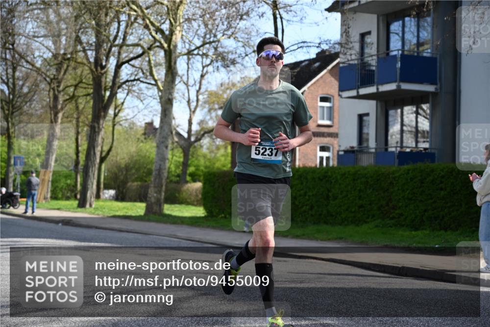12.04.2026 - 45. Internationalen Wilhelmsburger Insellauf J. Mangold http://msf.ph/oto/9455009 12.04.2026 10:23:31 Ziel 5812, 4953, 5237, 4381, 4566, 3561, 4492, 5684, 3476, 2702, 3351 meine-sportfotos.de