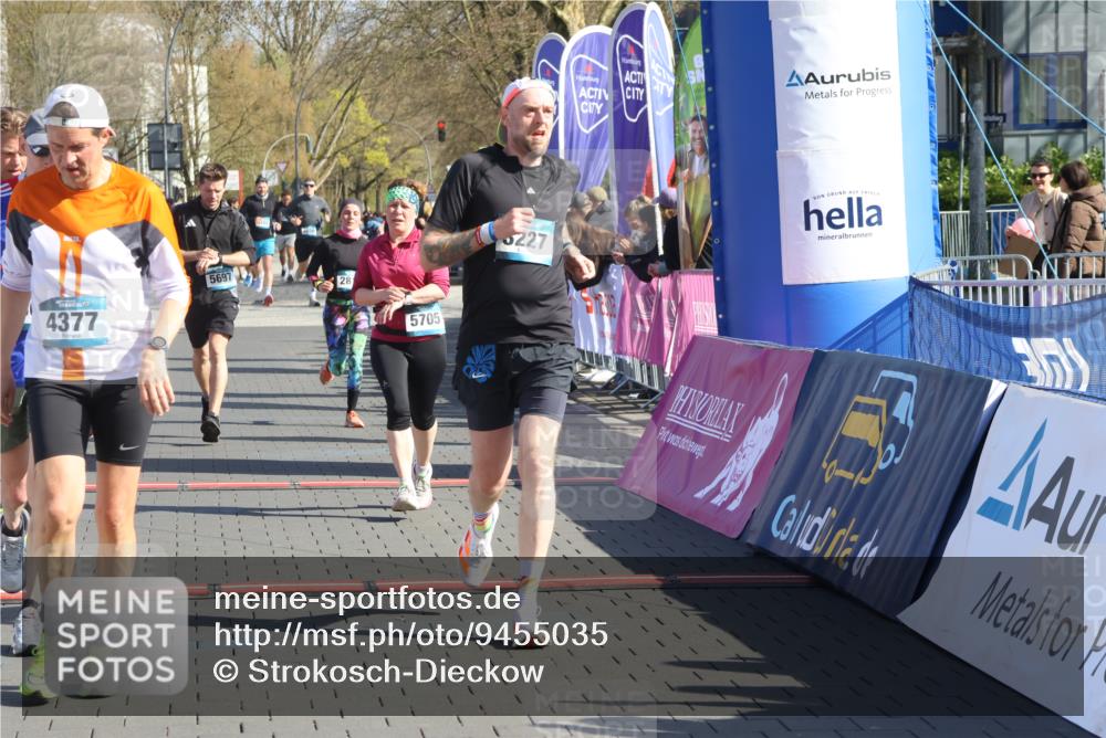 12.04.2026 - 45. Internationalen Wilhelmsburger Insellauf Strokosch-Dieckow http://msf.ph/oto/9455035 12.04.2026 10:43:31 Ziel 2406, 4377, 3086, 3227, 4974, 5705, 2189, 5697, 2813 meine-sportfotos.de