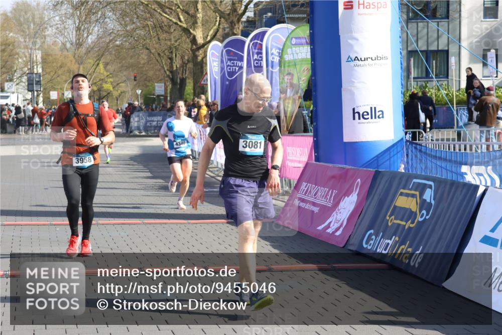 12.04.2026 - 45. Internationalen Wilhelmsburger Insellauf Strokosch-Dieckow http://msf.ph/oto/9455046 12.04.2026 10:30:45 Ziel 3081, 3958, 4340 meine-sportfotos.de