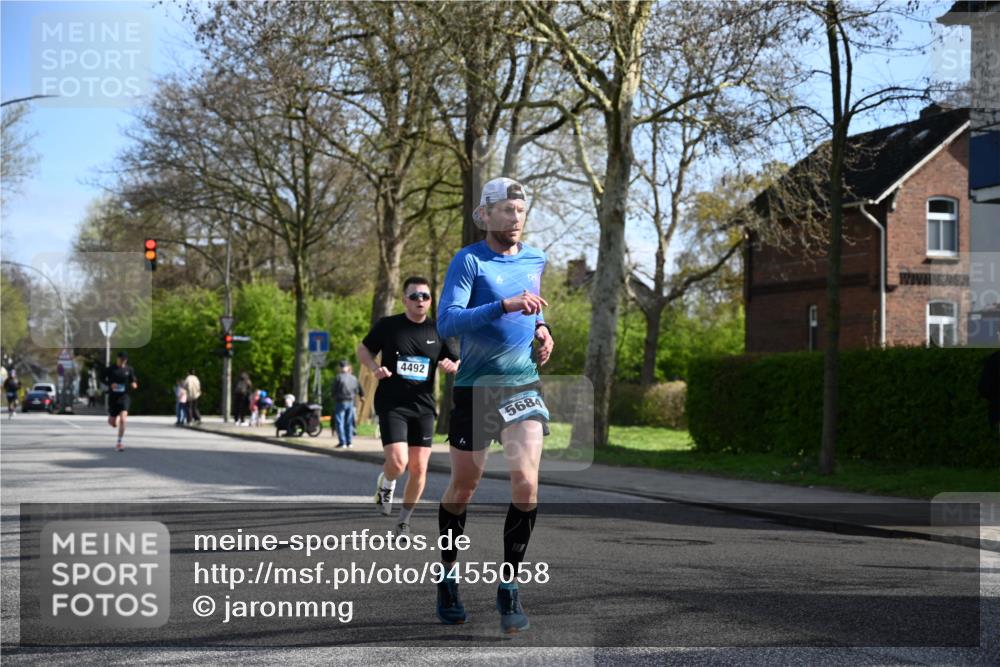 12.04.2026 - 45. Internationalen Wilhelmsburger Insellauf J. Mangold http://msf.ph/oto/9455058 12.04.2026 10:23:41 Ziel 5237, 4381, 4566, 3561, 4492, 5684, 3476, 2702, 3351, 3813, 4052 meine-sportfotos.de