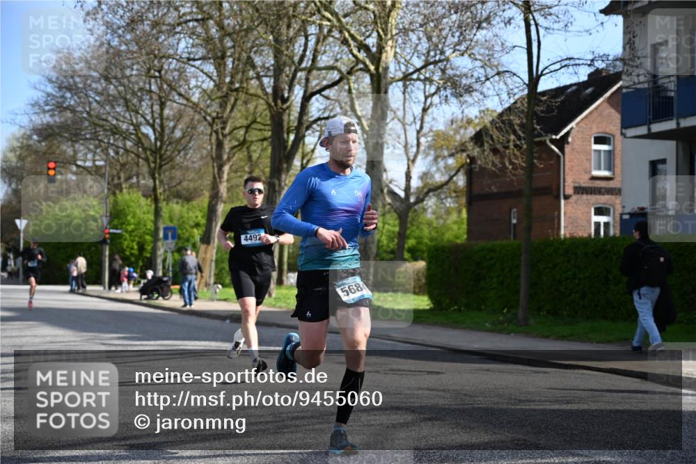 12.04.2026 - 45. Internationalen Wilhelmsburger Insellauf J. Mangold http://msf.ph/oto/9455060 12.04.2026 10:23:41 Ziel 5237, 4381, 4566, 3561, 4492, 5684, 3476, 2702, 3351, 3813, 4052 meine-sportfotos.de